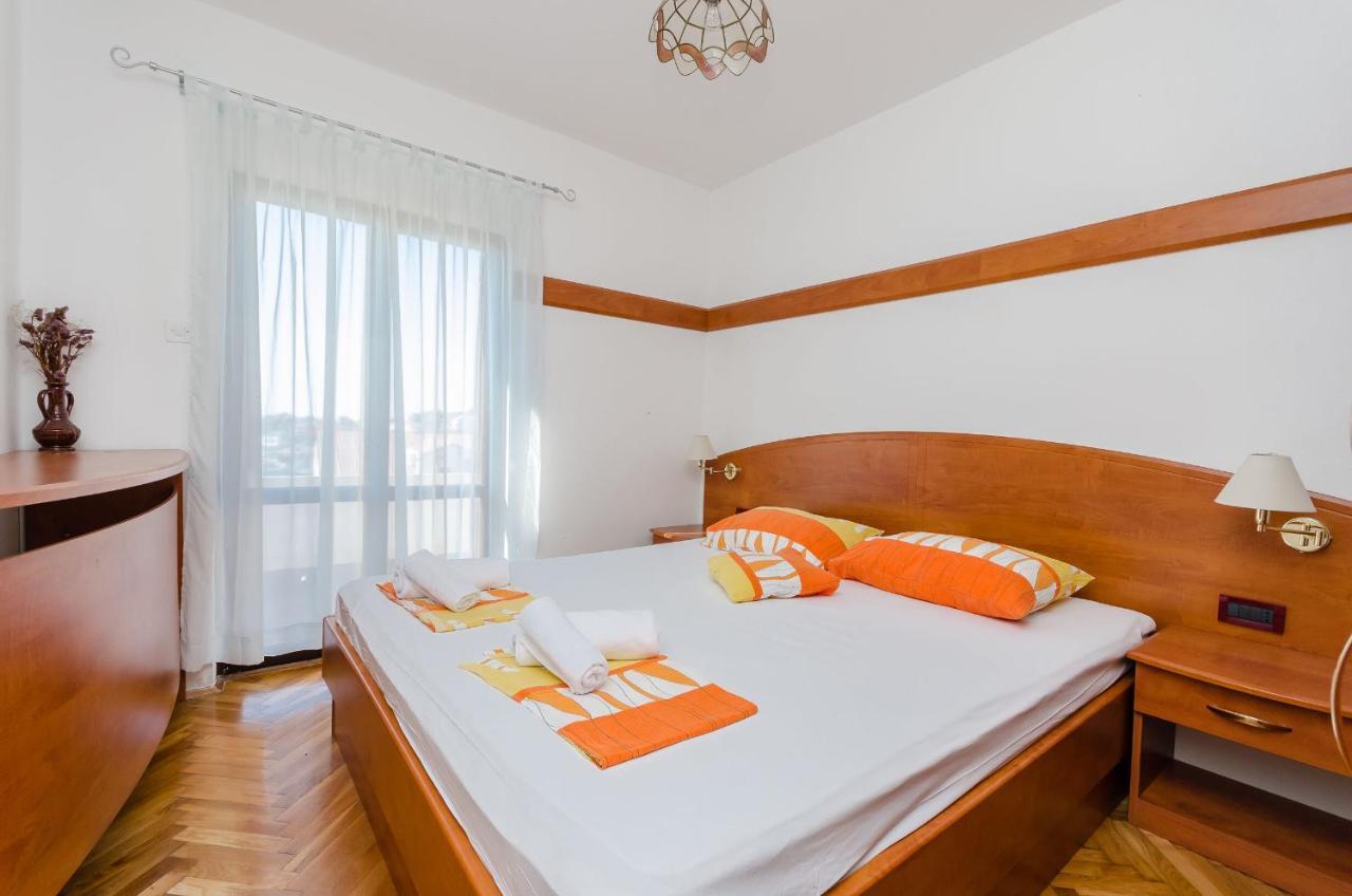 Apartments Zorka Kampor Exterior photo