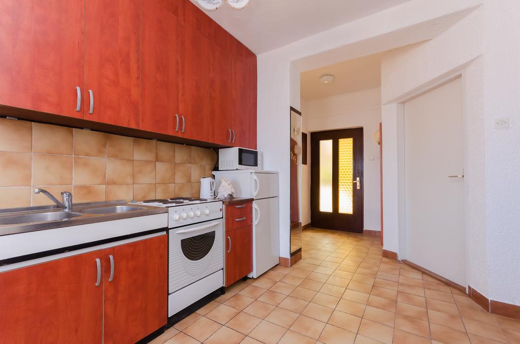 Apartments Zorka Kampor Exterior photo